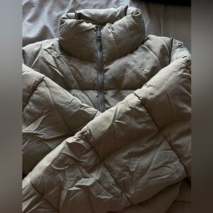 New MESHKI Oversized Puffer Jacket